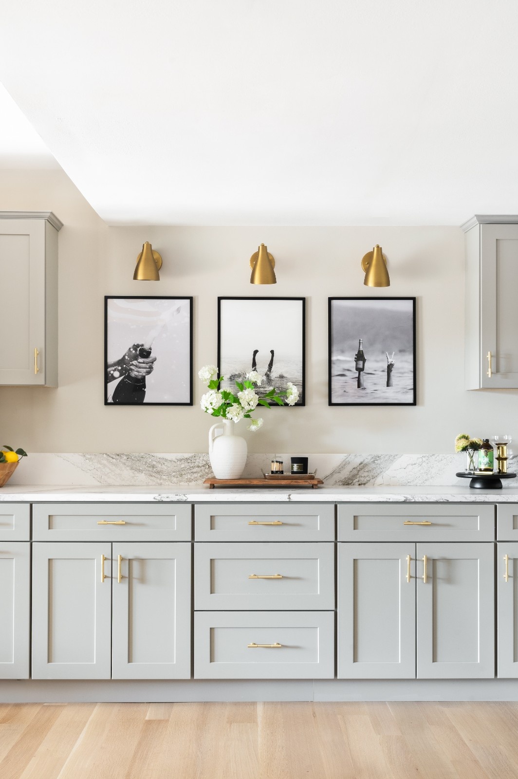 Playful basement Kitchenette Bar